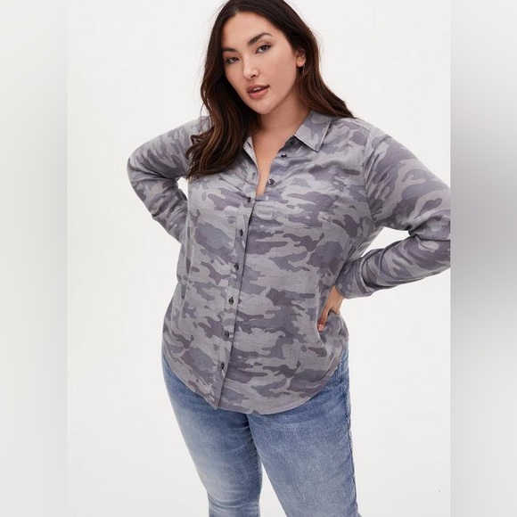 Torrid sark grey Relaxed Fit Brushed Rayon Button-Up Shirt plus size 1X - Picture 6 of 12